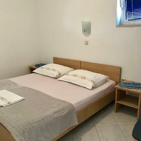 Viktorija Apartamento *